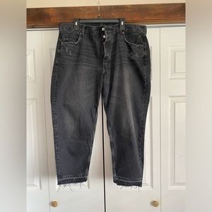 Old navy High waisted Button-fly slouchy taper black wash, cut off non-stretch